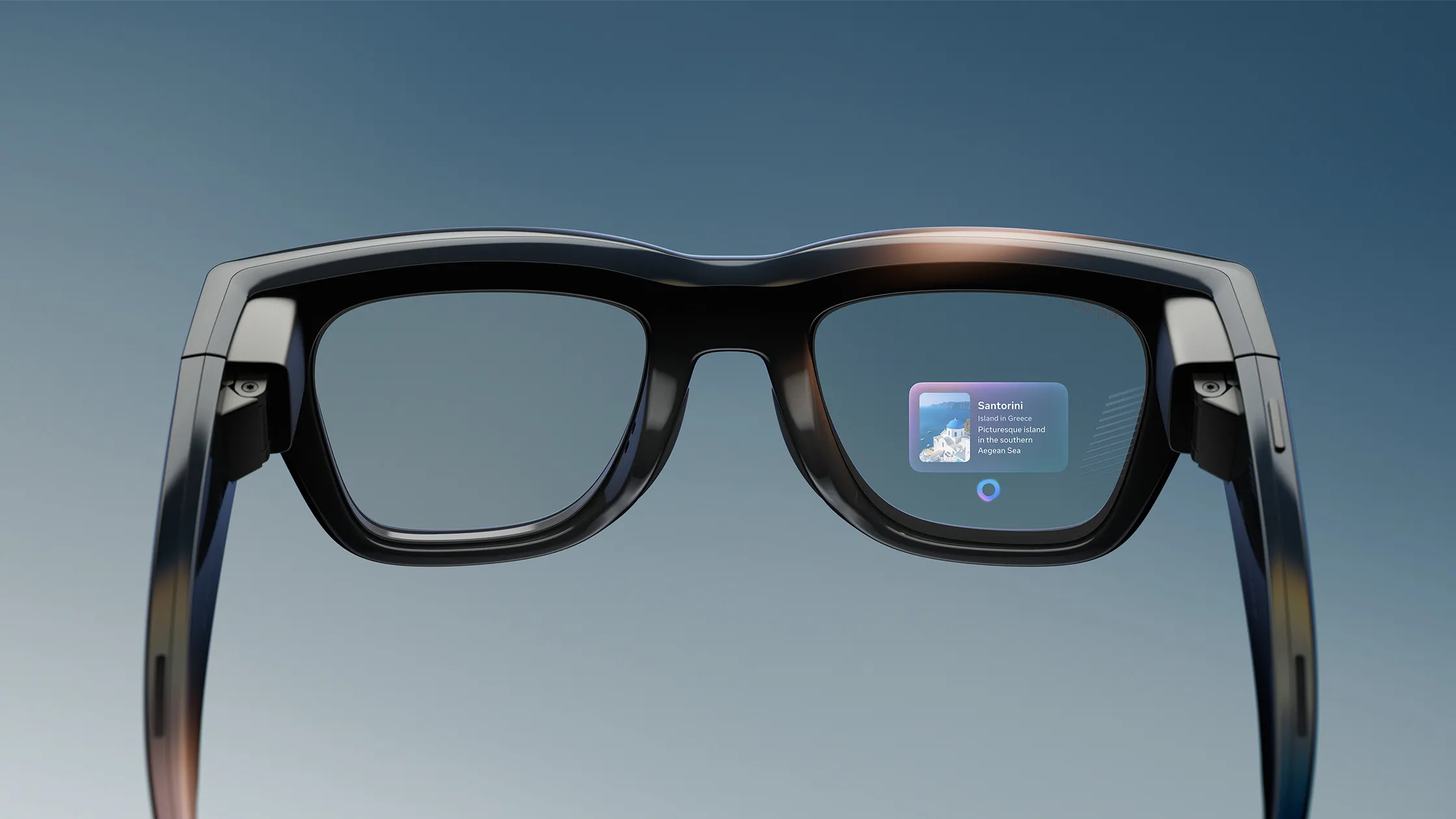 Operatore con smart glasses in ambiente industriale